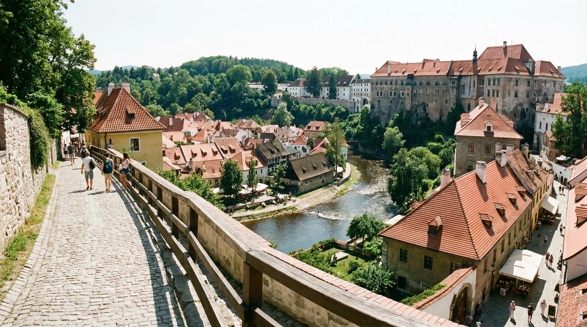捷克克鲁姆洛夫中世纪小镇全景 - 捷克搭讪 城市漫步路线